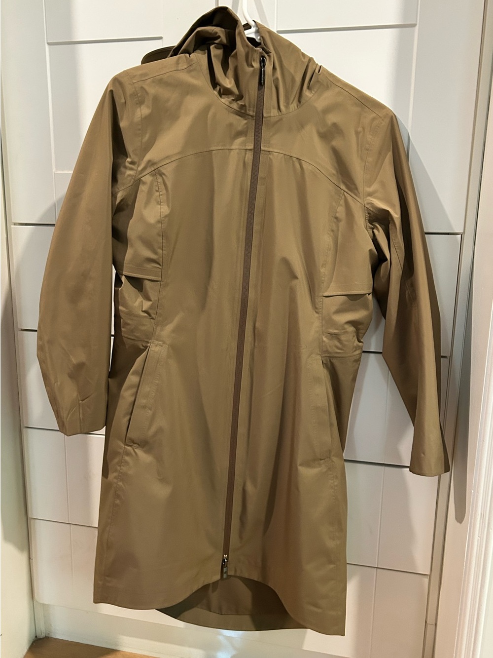 lululemon athletica  Rain rebel Tan/Khaki raincoat